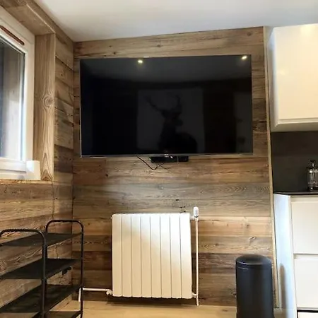 1650 Moriond - 2 Double Bedroom Near Snow Front