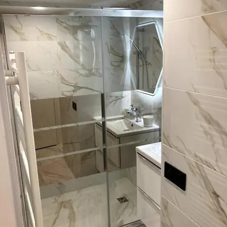 Apartment 1650 Moriond - 2 Double Bedroom Near Snow Front Courchevel