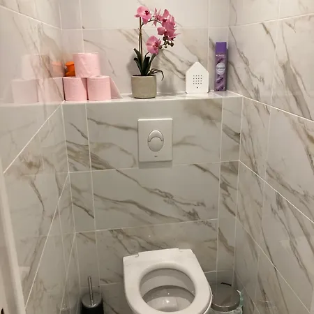 Apartment 1650 Moriond - 2 Double Bedroom Near Snow Front Courchevel