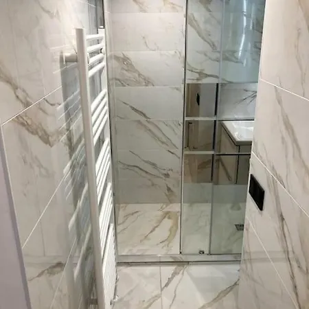 1650 Moriond - 2 Double Bedroom Near Snow Front * Courchevel