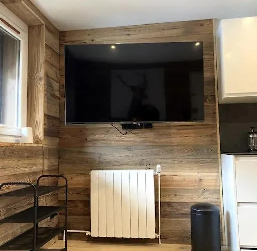 1650 Moriond - 2 Double Bedroom Near Snow Front