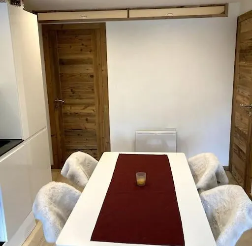 1650 Moriond - 2 Double Bedroom Near Snow Front Апартаменты Куршевель