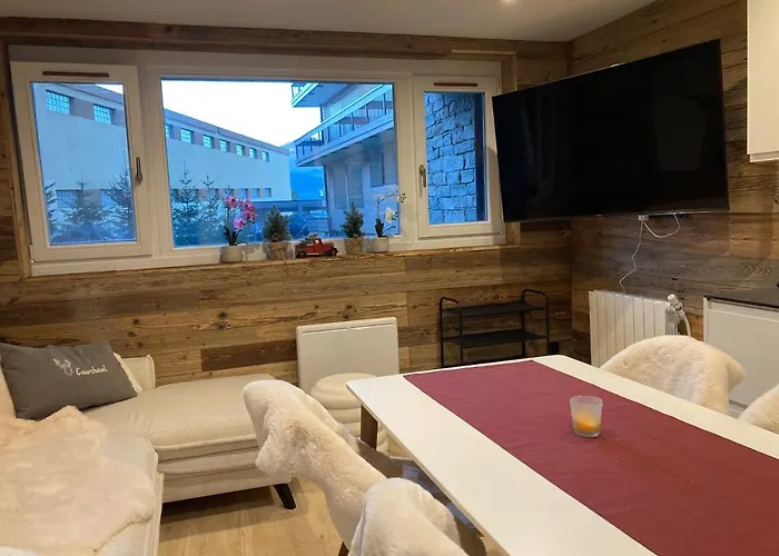 1650 Moriond - 2 Double Bedroom Near Snow Front *