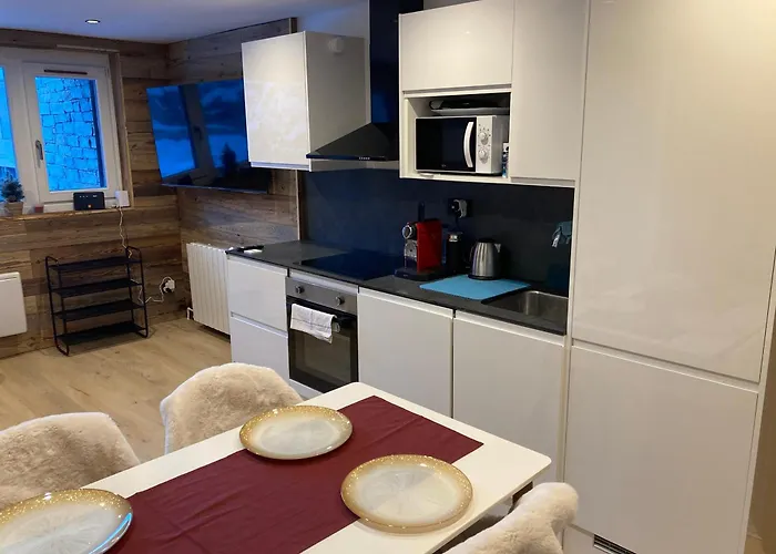 Апартаменты 1650 Moriond - 2 Double Bedroom Near Snow Front Куршевель